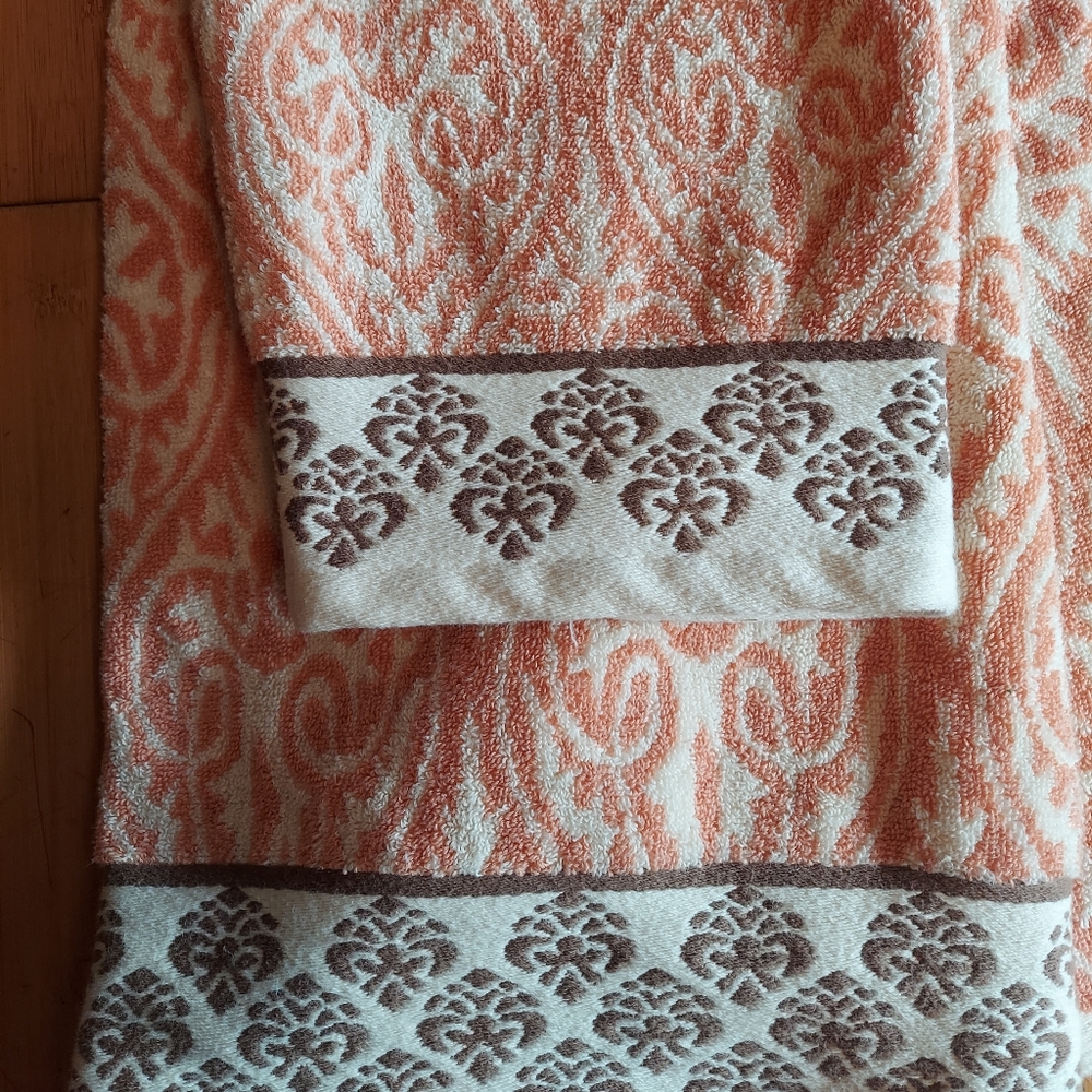 Ellen Tracy towel set bath and hand towels home collection copper beige …